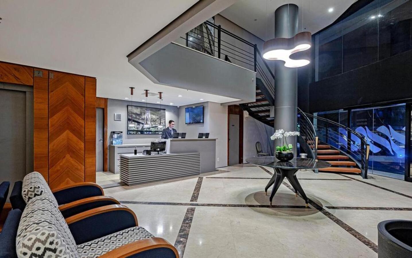 Av Rouxinol 57 Moema 09 Hotel São Paulo